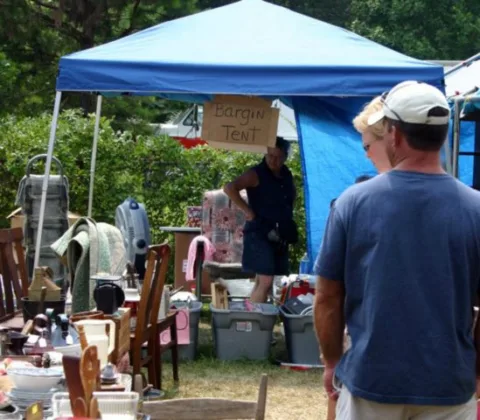 flea market vendors stand to make a lot of money